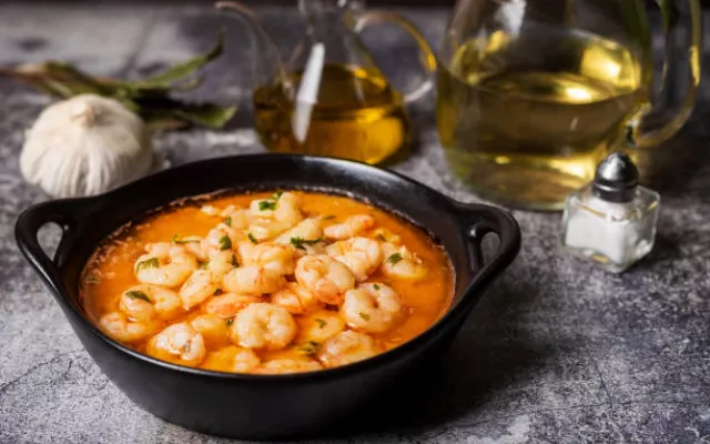 Camarones al ajillo