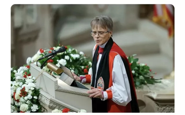 La obispa episcopaliana Mariann Edgar Budde, durante la ceremonia