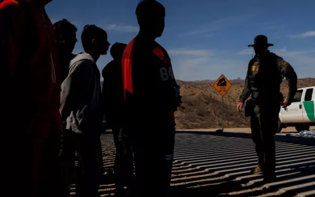 La orden del mandatario forma parte de un paquete de medidas para poner fin a la inmigración
