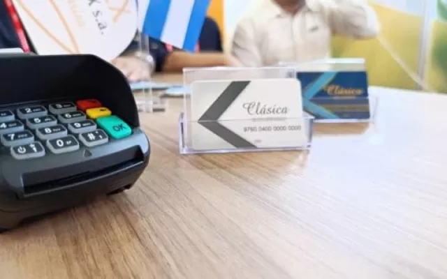 Fincimex confirma habilitación de transferencias y pagos por QR con tarjetas Clásica y AIS desde EnZona