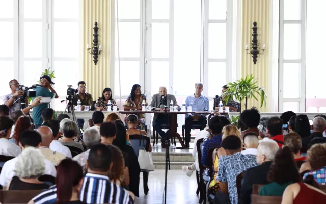 Autoridades del Instituto Cubano de la Música y diferentes entidades de la cultura presentes en la conferencia de prensa oficial de Cubadisco 2025