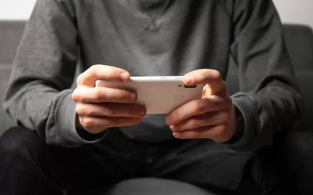 Cómo detectar vídeos falsos creados con inteligencia 