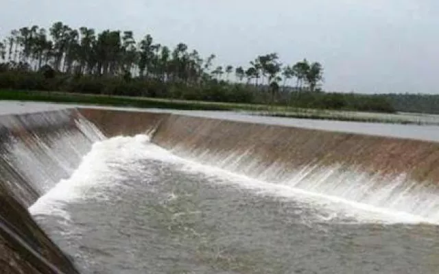 Pese a la mejoría, el suministro de agua continúa crítico en esas tres provincias, donde los embalses de abasto no superan el 40% de su capacidad.