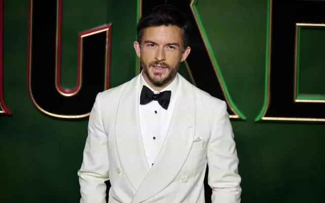 El actor británico Jonathan Bailey durante la premier de “Wicked” en Londres, en 2024.