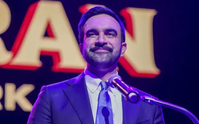 Zohran Mandami, nuevo alcalde de Nueva York, durante las celebraciones tras el resultado de la elección.