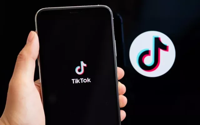 La eliminación de mensajes de odio en las redes sociales, de manera global, ha avanzado tres puntos porcentuales respecto a septiembre y se ha alcanzado la segunda mejor tasa del año, después de julio.