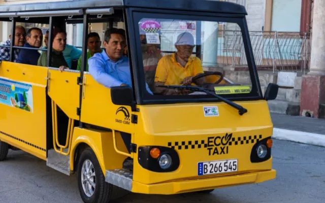 El servicio mantiene recorridos de menos de cuatro kilómetros, funciona de 7:00 a.m. a 5:00 p.m., y mantiene una tarifa de 10 pesos cubanos por pasajero.