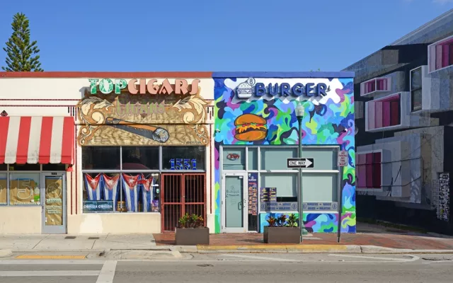 Imagen de referencia de comercios en Miami.