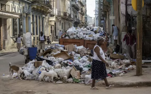 El problema de la acumulación de desechos en las calles ha sido un problema siempre latente en la sociedad cubana.