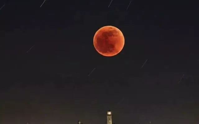 Foto de archivo de un eclipse lunar.