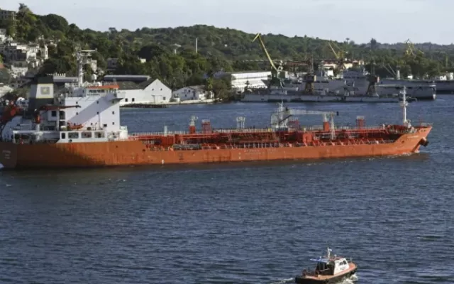 Barco petrolero en el puerto de La Habana a inicios de febrero de este año.