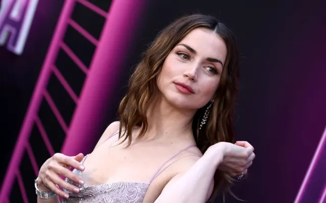 La actriz cubana Ana de Armas en la Paris Fashion Week.