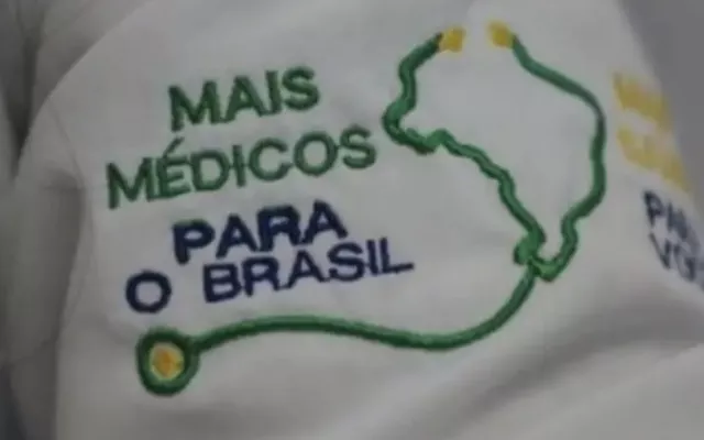 El programa "Más Médicos", creado en 2013 durante la presidencia de Dilma Rousseff, tenía como objetivo proporcionar atención médica en regiones remotas de Brasil.