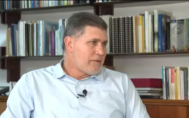 El viceprimer ministro y titular del Ministerio de Comercio Exterior y la Inversión Extranjera, Óscar Pérez-Oliva Fraga, compareció en el programa Mesa Redonda.