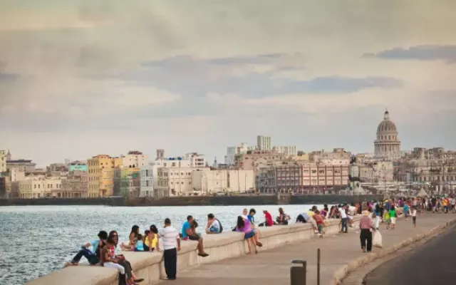 El Malecón de La Habana (Cuba).