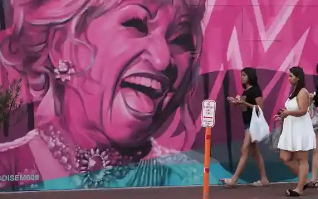 Mural dedicado a Celia Cruz en la famosa Calle Ocho de Miami.