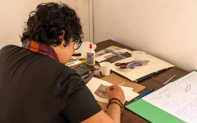 Janette Brossard, cubana merecedora de una beca del programa Laçzos Artísticos, promovido por la OEI y la Dirección General de las Artes.