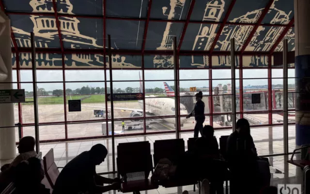 Personas en el aeropuerto José Martí, en una imagen de archivo.