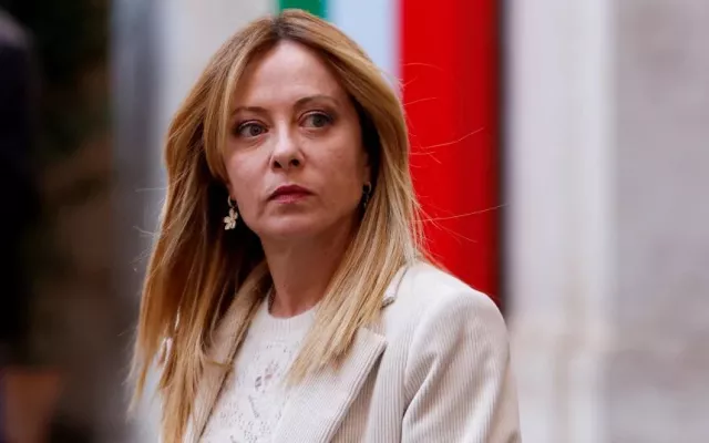 Vista urbana de Italia en relación al contexto social e impacto geopolítico.
