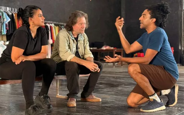 Elenco y director de la obra de teatro Instante de la compañía Jazz Vilá Projects.
