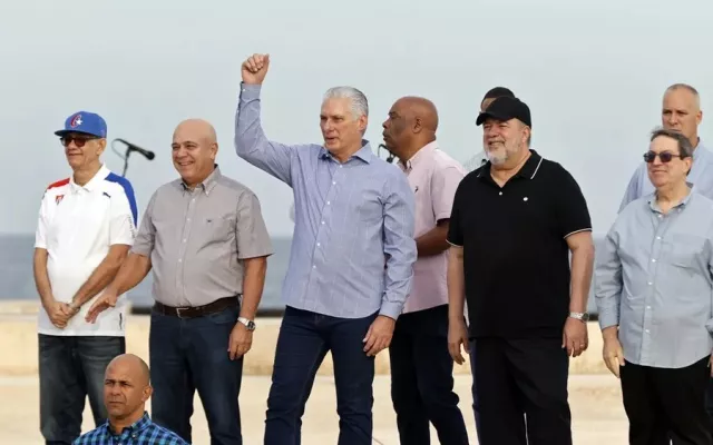 Reunión de autoridades gubernamentales de Cuba con congresistas estadounidenses.