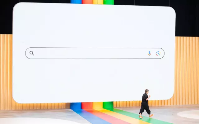 Google dijo que el cambio hacia la inteligencia artificial la había inspirado a renovar su barra de búsqueda por primera vez desde 2001