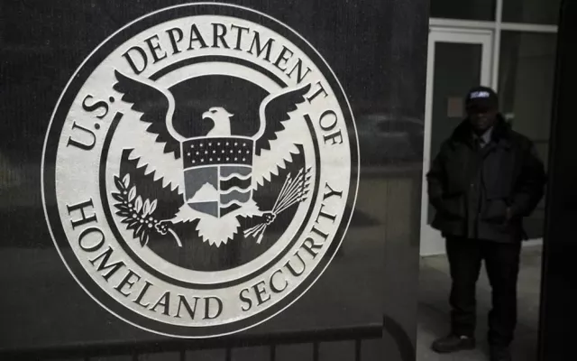 El Departamento de Seguridad Nacional ordenó a ICE aplicar de forma estricta las sanciones previstas en la ley para fraudes en solicitudes de asilo en Estados Unidos