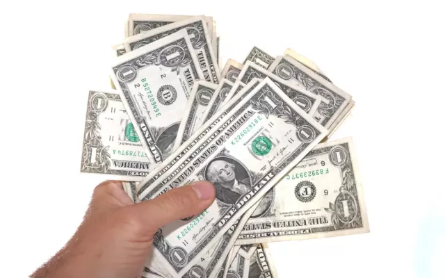 El dólar en Cuba cada vez adquiere un valor mayor en el mercado informal.
