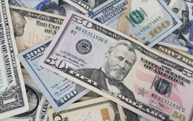 ¿Cuánto dinero envían los cubanos a sus familias cada año? El impacto de las remesas en la economía cubana