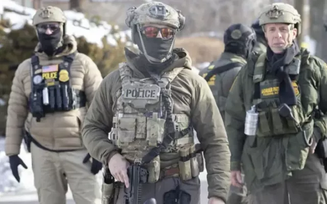 Juez federal bloquea en todo el país los arrestos de ICE en tribunales de inmigración