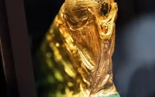 El premio que persiguen 48 equipos de fútbol: el trofeo de la Copa Mundial de la FIFA
