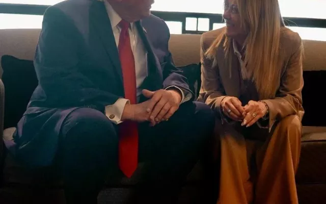 Fotografía de archivo de la primera ministra italiana Giorgia Meloni y el presidente estadounidense Donald Trump durante la cumbre del G7.