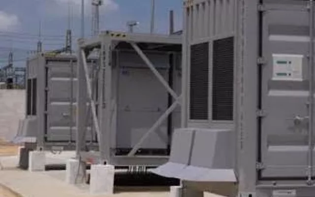 Instalaciones técnicas del primer sistema de almacenamiento de energía mediante baterías en la subestación de El Cotorro.