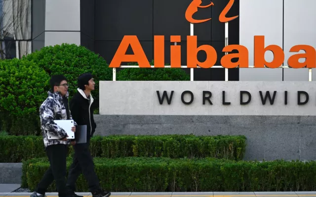 Alibaba prohíbe a sus empleados usar herramientas de Anthropic en plena escalada de la guerra de la IA entre EE.UU. y China