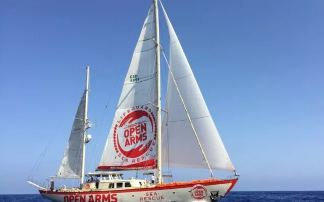 Velero de la organización humanitaria Open Arms. 