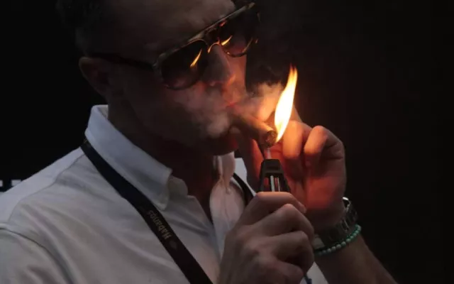 Fotografía de archivo que muestra una presentación del Festival del Habano con expositores y público asistente.