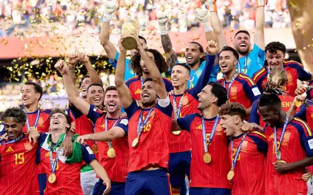 Jugadores de la selección española celebrando la obtención de la Copa del Mundo 2026.