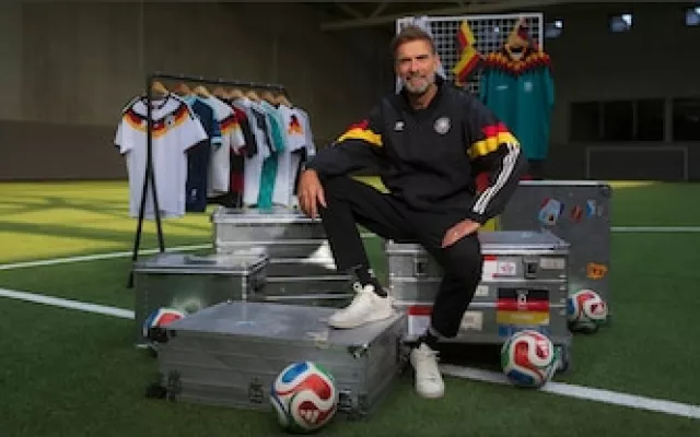 Jürgen Klopp durante su presentación oficial como nuevo entrenador de la selección de fútbol de Alemania.