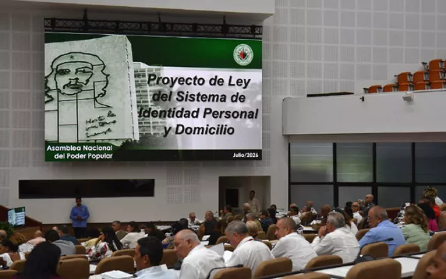 Sesión de la Asamblea Nacional del Poder Popular durante la aprobación de la Ley del Sistema de Identidad Personal y Domicilio.