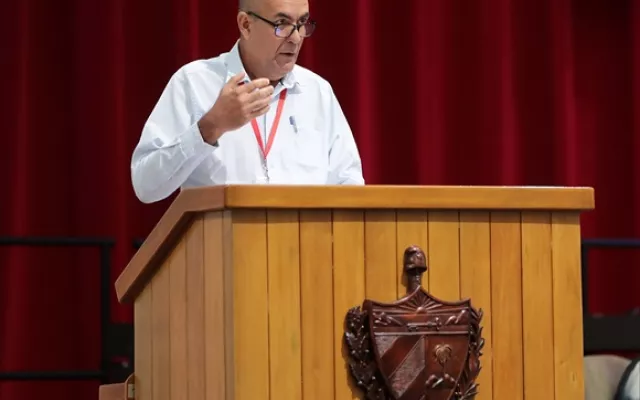 El ministro de la Agricultura de Cuba, Ydael Pérez Brito, durante la presentación de la nueva ley ante la Asamblea Nacional.