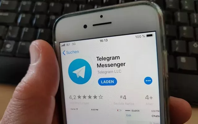 Fotografía de Pável Dúrov, fundador de Telegram, captada en un plano medio.