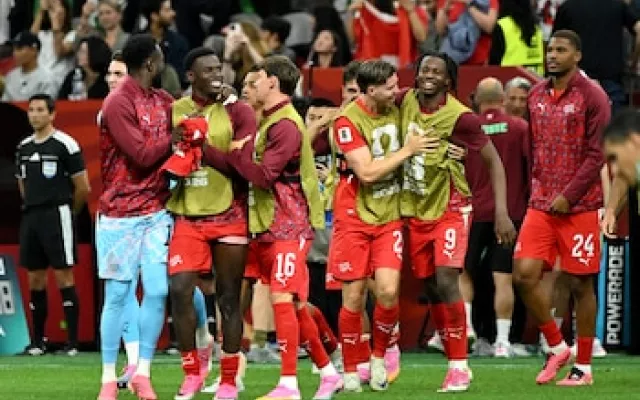 Jugadores de la selección de Suiza durante una sesión de entrenamiento previa al partido de octavos de final.