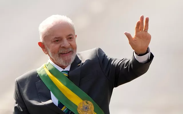 Lula da Silva oficializa su candidatura a la Presidencia de Brasil