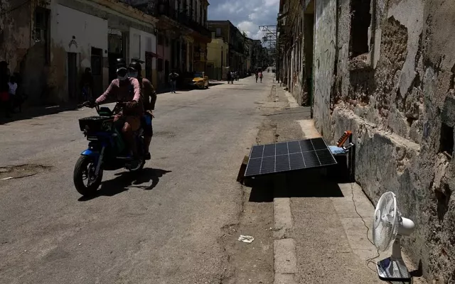 Cuba se queda sin petróleo y apuesta por la energía solar con la ayuda de China