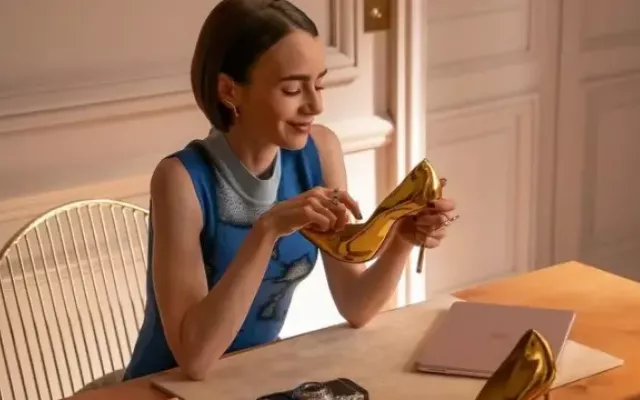 Lilly Collins en 'Emily en París', temporada 6