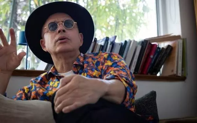 Alexis Valdés nació en La Habana y pese a iniciar su trayectoria artística en Cuba, consolidó su arte en Estados Unidos.