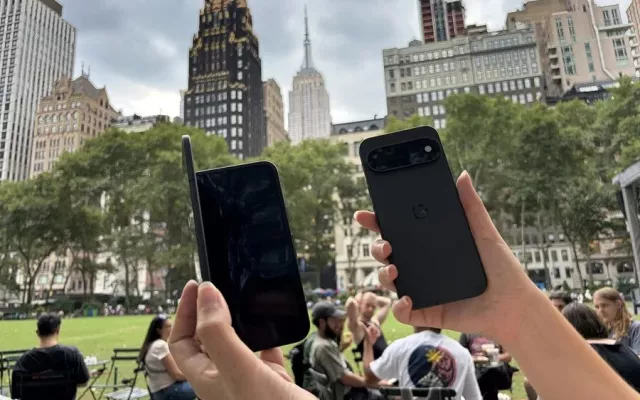 Teléfono de la nueva serie Pixel 11 de Google mostrando su diseño y sistema de cámaras.