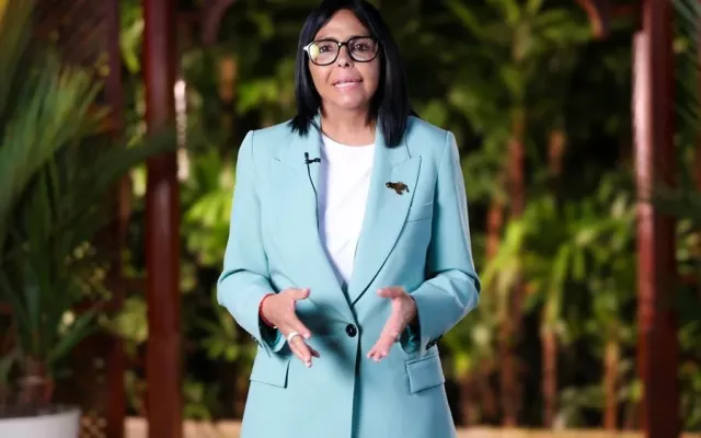 Delcy Rodríguez durante su mensaje televisado informando sobre el acuerdo petrolero con Estados Unidos.