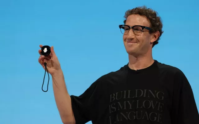 Meta presenta Muse Charm, un dispositivo portátil para su agente de inteligencia artificial