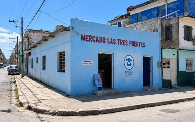 El nuevo modelo comercial cubano permite a mipymes y cooperativas administrar bodegas estatales sin perder la propiedad pública